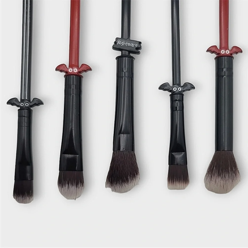 Set of 5 The Nightmare Before Christmas Metal Makeup Brushes with Pouch